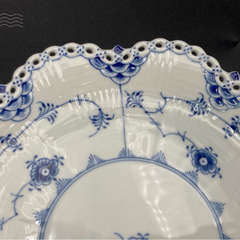 Rare and priced to sell Royal Copenhagen underplate / serving dish blue fluted - Picture 6 of 8